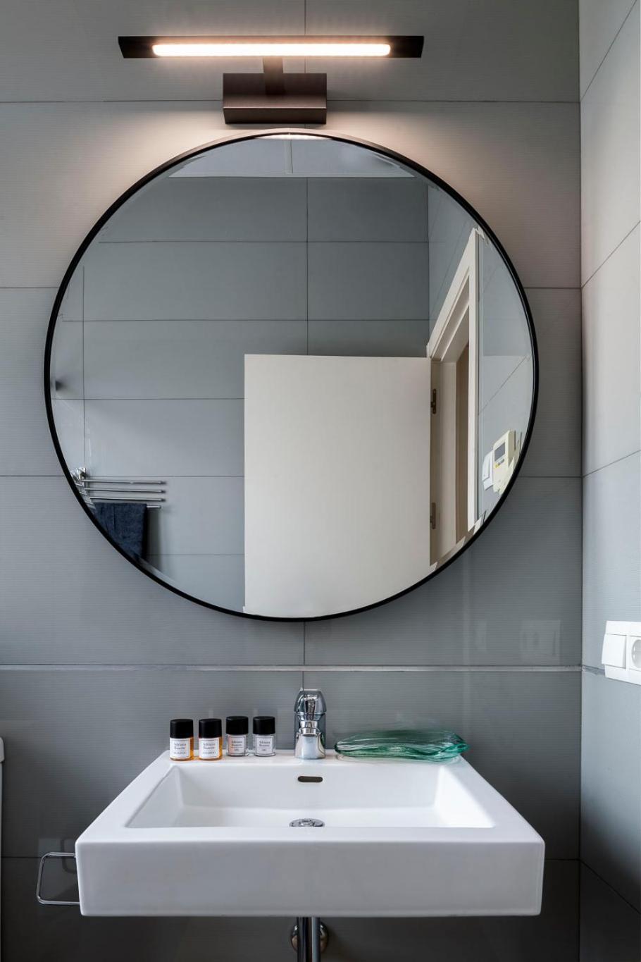 Apartamento Familiar Nuevo De Diseno En La Mejor Zona De Triana, Parking Included Sevilla Buitenkant foto